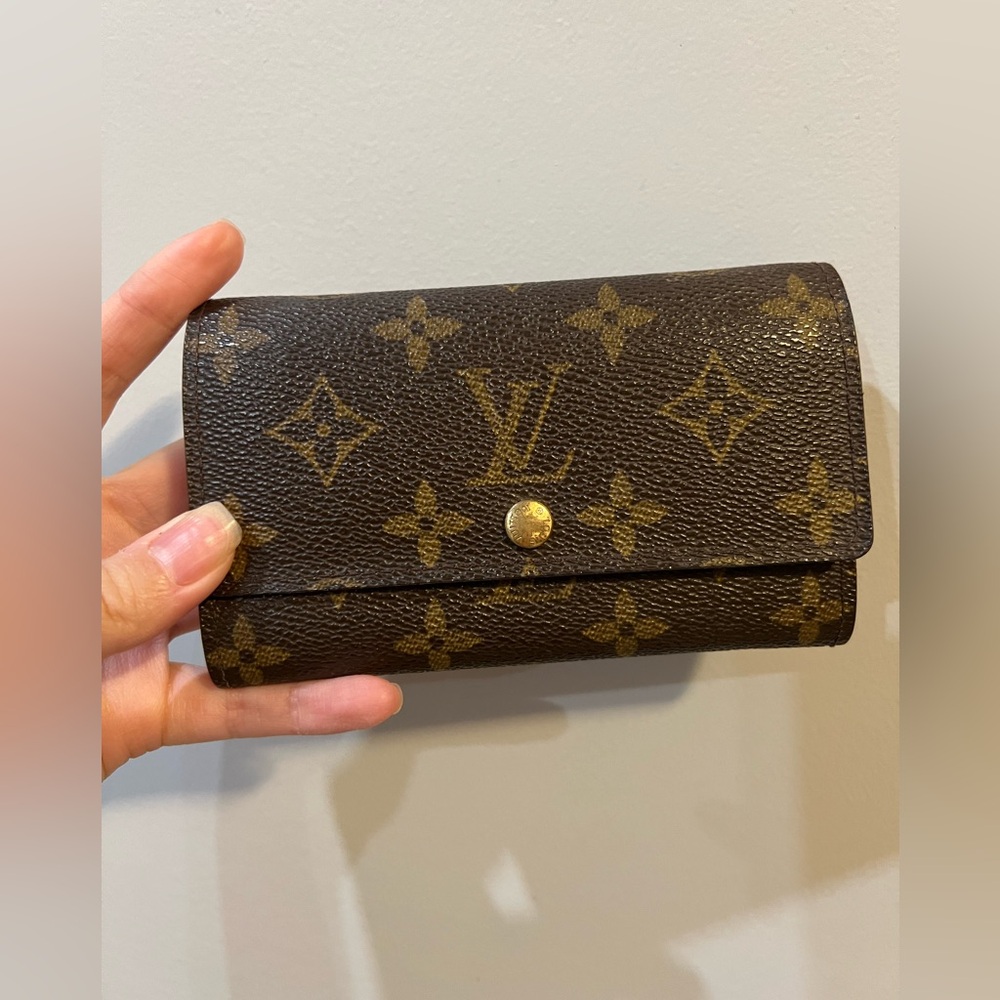 Authentic Louis Vuitton monogram bifold wallet
